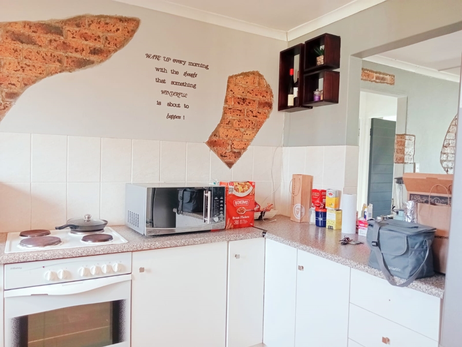 To Let 2 Bedroom Property for Rent in Sandbaai Western Cape